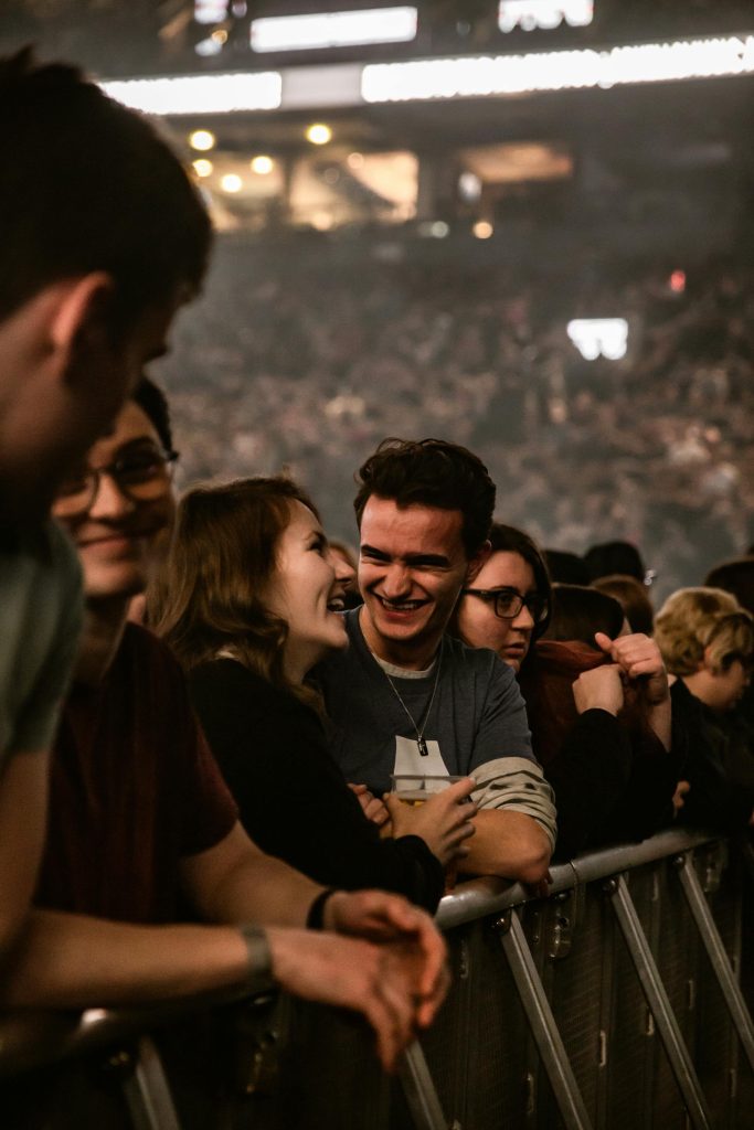 Potential first round voters laughing at the concert of Gheorghe Zamfir while vibing to the beats of behind-the-scenes musicians who thought political ideology sounded better with a mic drop.